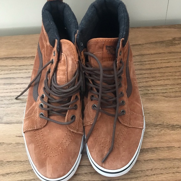 Vans - Picture 2 of 2